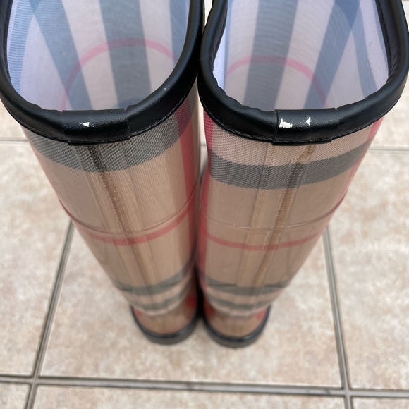 Burberry Nova Check Rubber Boots - Picture 5 of 16